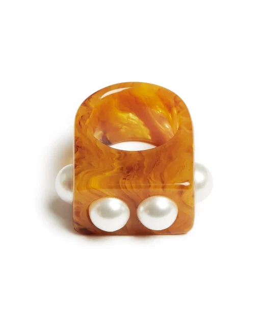 Nefertiti RingSolid Rust in Acrylic Resin